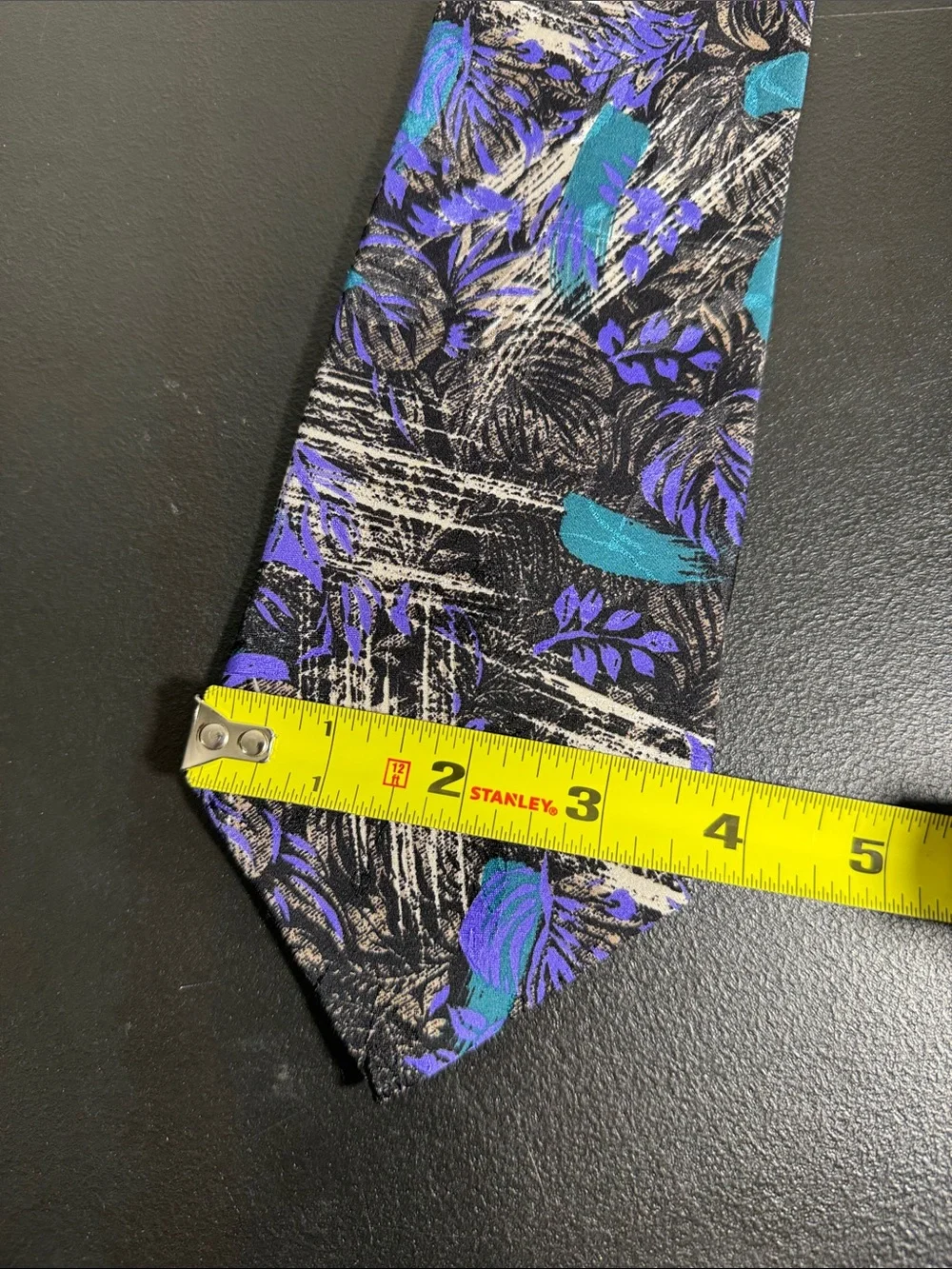 Pavone mens blue black floral abstract pattern 100% silk neck tie EUC